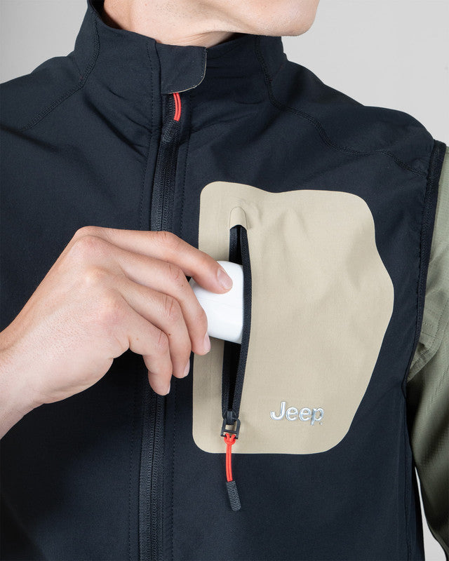 JEEP® x MAJA® Willys Vest, Black, side view, Relaxed fit, Polyamide, with 4-way stretch fabric, perfect for casual wear or training